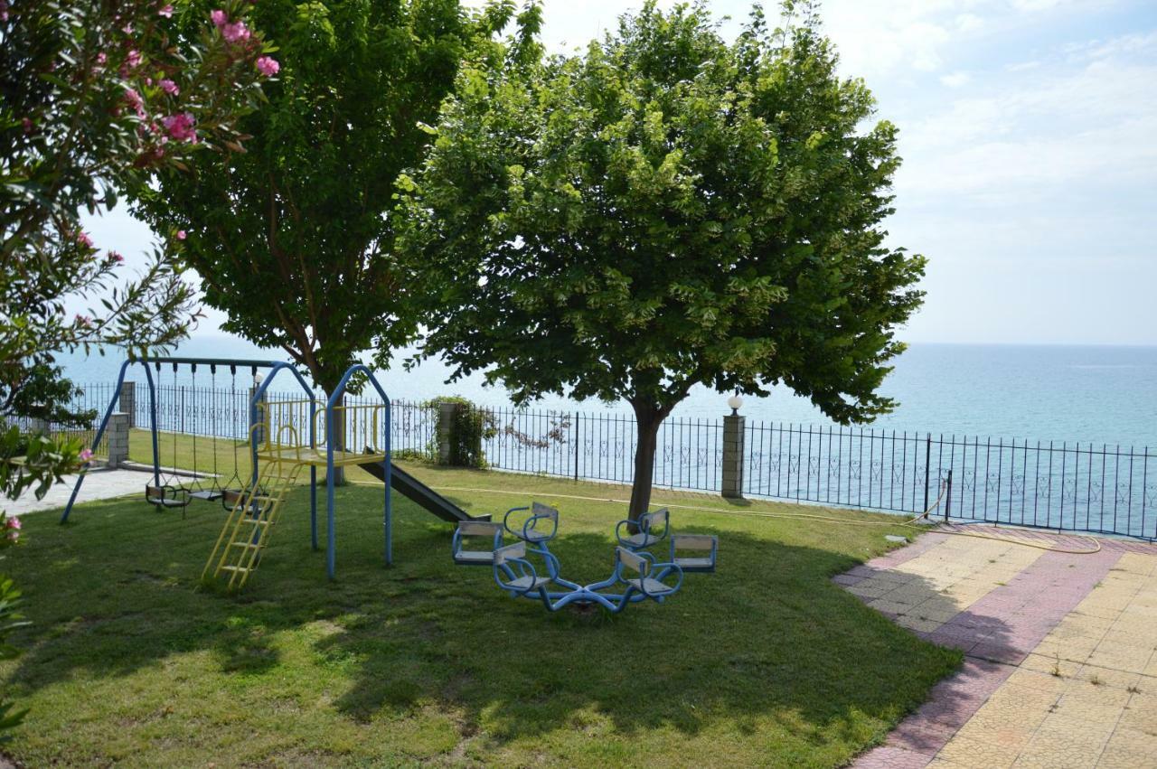 Secret Paradise Villas Loutra Elevtheron 外观 照片